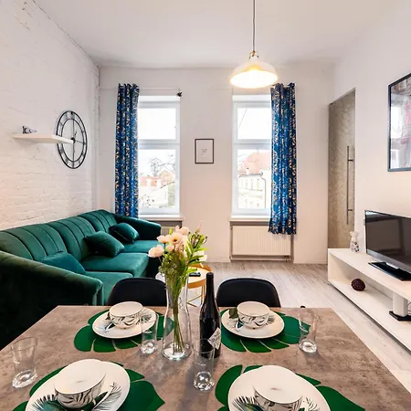 Srodmiescie - Location, Tram&park Nearby - By Rentujemy *