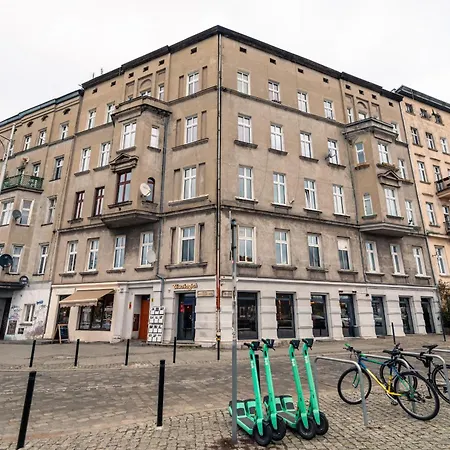 Srodmiescie - Location, Tram&park Nearby - By Rentujemy Apartamento *