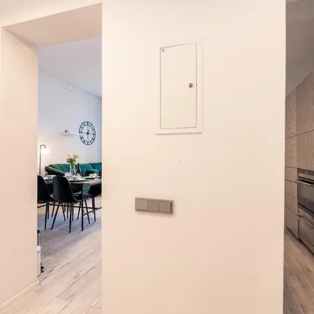 Apartamento Srodmiescie - Location, Tram&park Nearby - By Rentujemy *