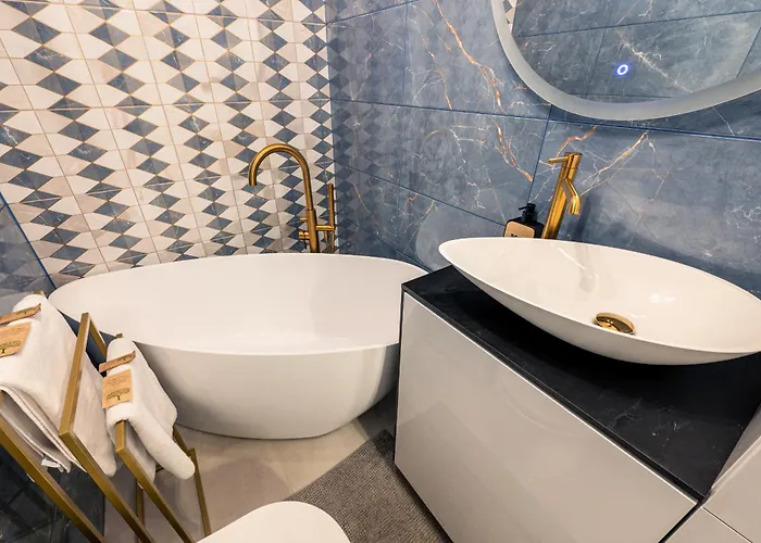 Apartman Srodmiescie - Location, Tram&park Nearby - By Rentujemy *