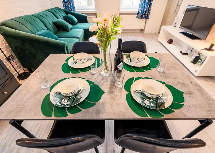 Apartman Srodmiescie - Location, Tram&park Nearby - By Rentujemy