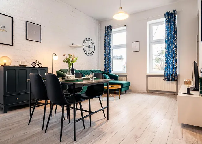 Apartman Srodmiescie - Location, Tram&park Nearby - By Rentujemy *