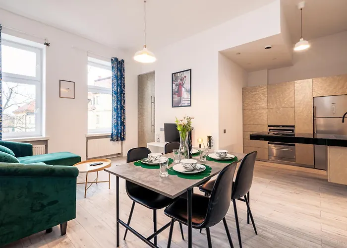 Apartman Srodmiescie - Location, Tram&park Nearby - By Rentujemy *