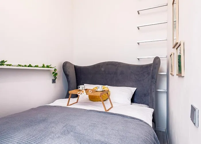 Srodmiescie - Location, Tram&park Nearby - By Rentujemy Apartman *