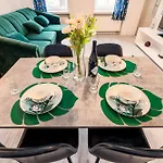 Apartmán Srodmiescie - Location, Tram&park Nearby - By Rentujemy