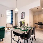 Apartmán Srodmiescie - Location, Tram&park Nearby - By Rentujemy *