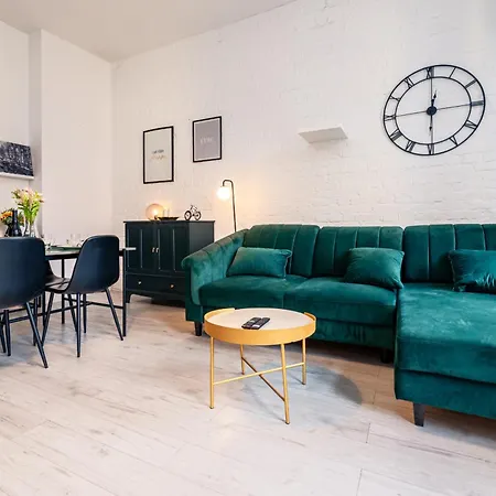 Apartman Srodmiescie - Location, Tram&park Nearby - By Rentujemy *