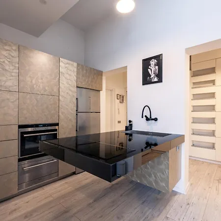 Srodmiescie - Location, Tram&park Nearby - By Rentujemy Apartman *